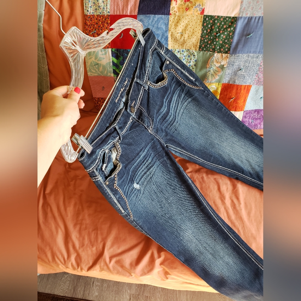 NWOT Maurices sequins & embroidery flare jeans - Picture 11 of 15